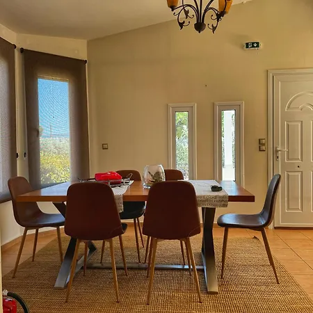 Vakantiehuis House By The Sea Kalamáki