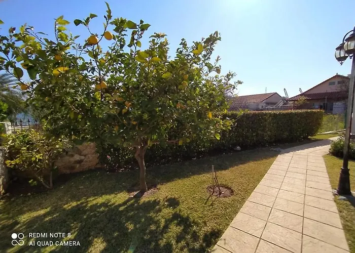 House By The Sea Kalamáki