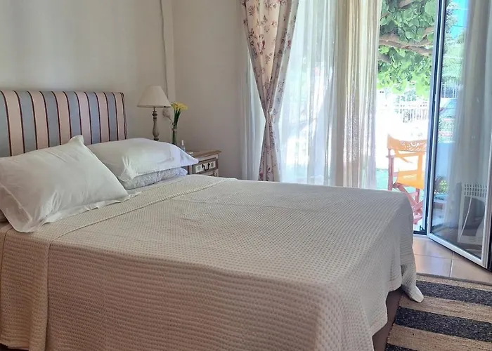 House By The Sea בית נופש