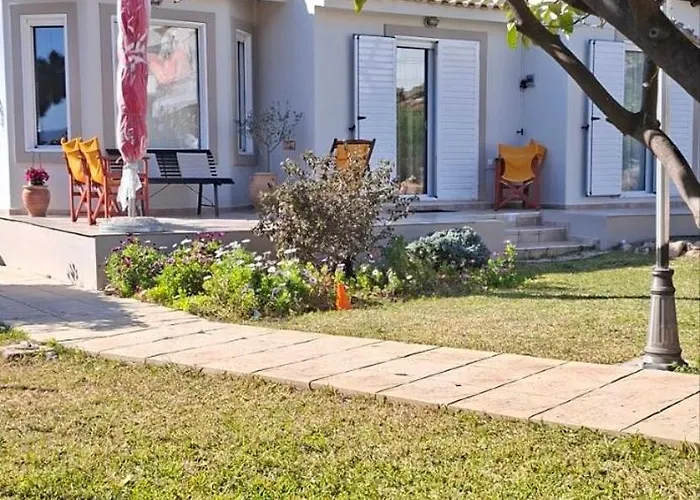 House By The Sea Kalamáki